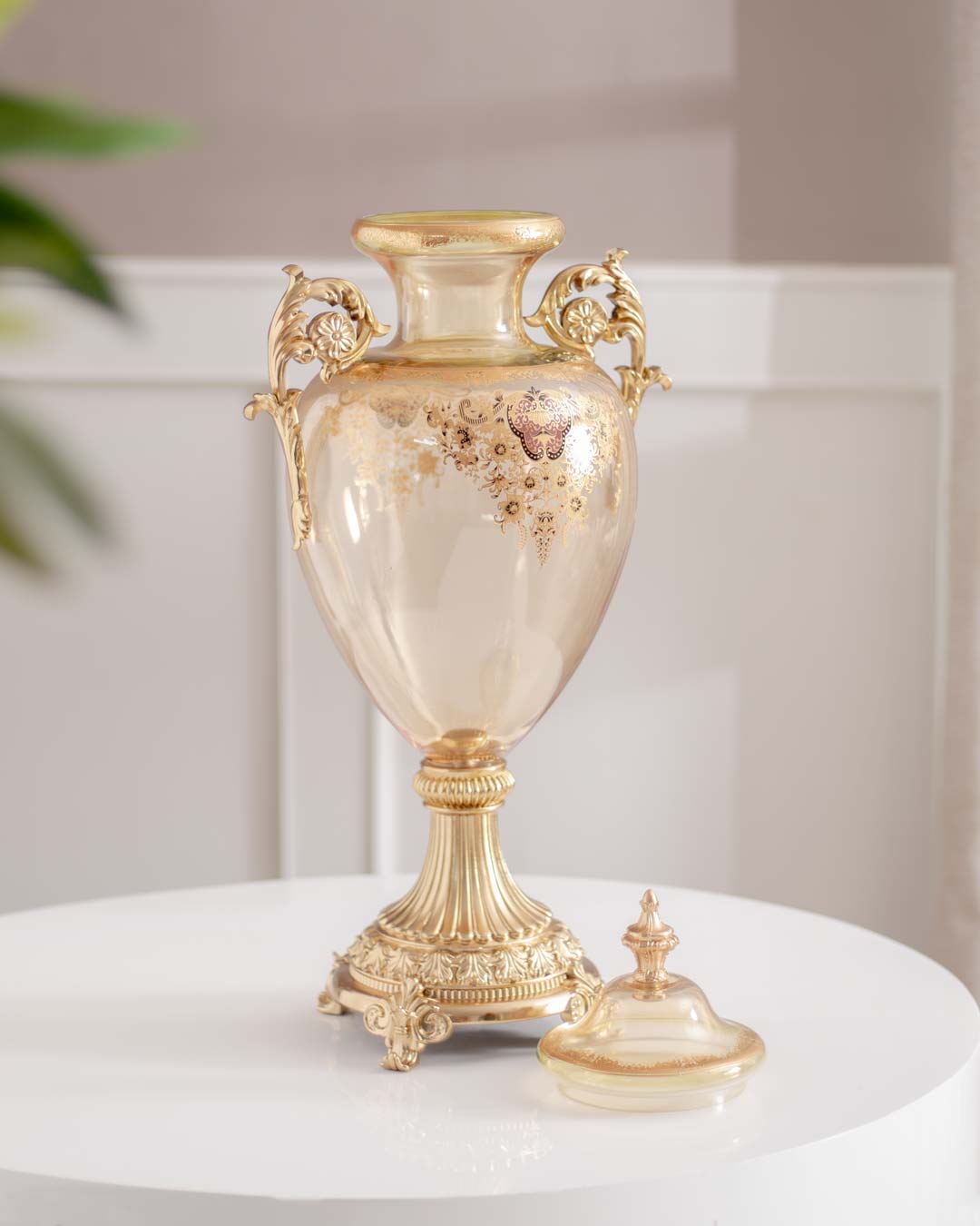 Villeroy Decorative Lidded Vase - Clear Gold